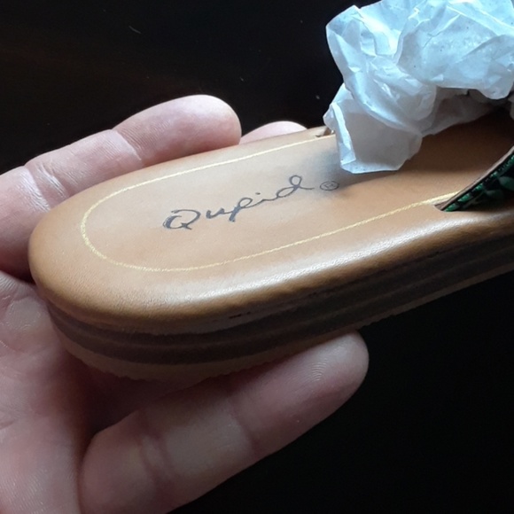 Black / Green Cute Sandals - Picture 6 of 6